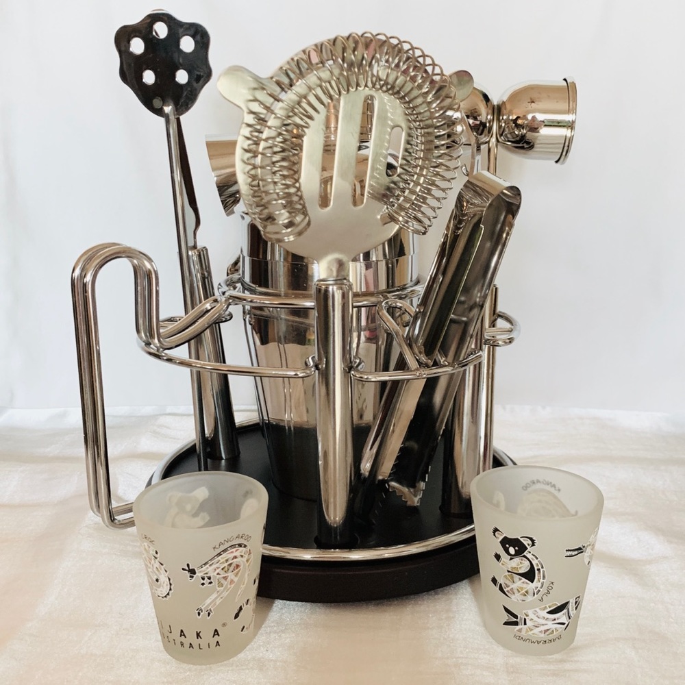 Bar set with 2 Shot glasses